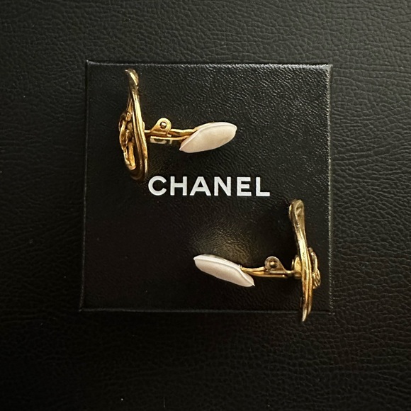 Chanel CC VINTAGE Gold Plated logo teardrop earrings Spring 1996 - Picture 5 of 5